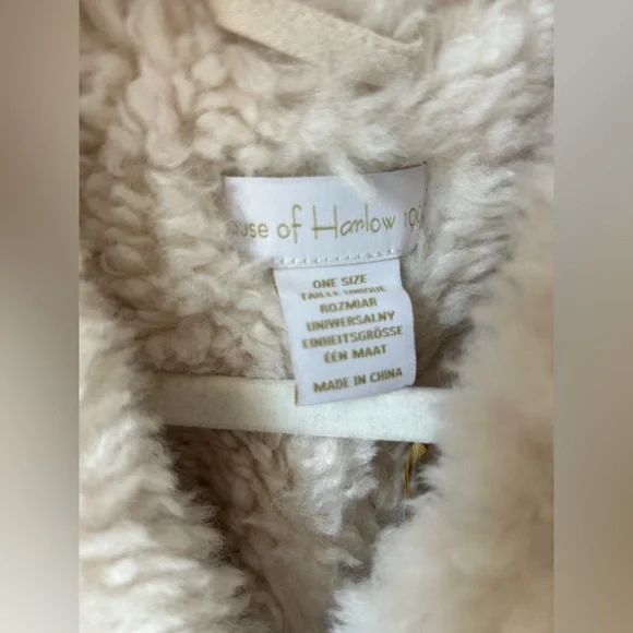 Viral House of Harlow 1960 Floral Black Embroidered Sherpa Fleece Vest - Picture 4 of 5